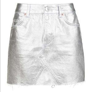 💥TOPSHOP SILVER COATED MOTO SKIRT💥